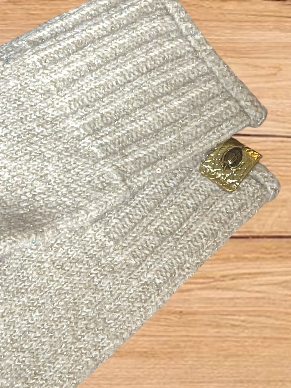 KURT GEIGER RARE Sequin Showroom Prototype Eagle Knit Touchscreen Gloves NWT - Picture 11 of 13
